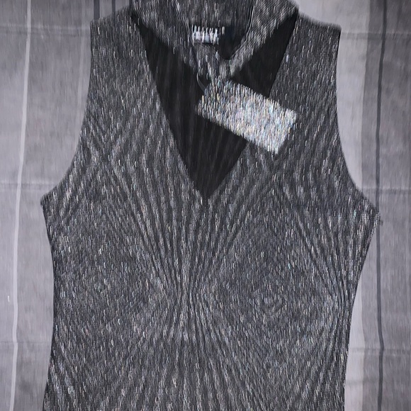 Silver crop top - Picture 2 of 5